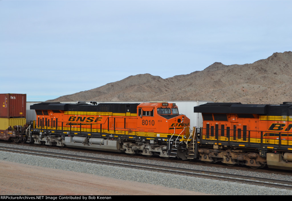 BNSF 8010